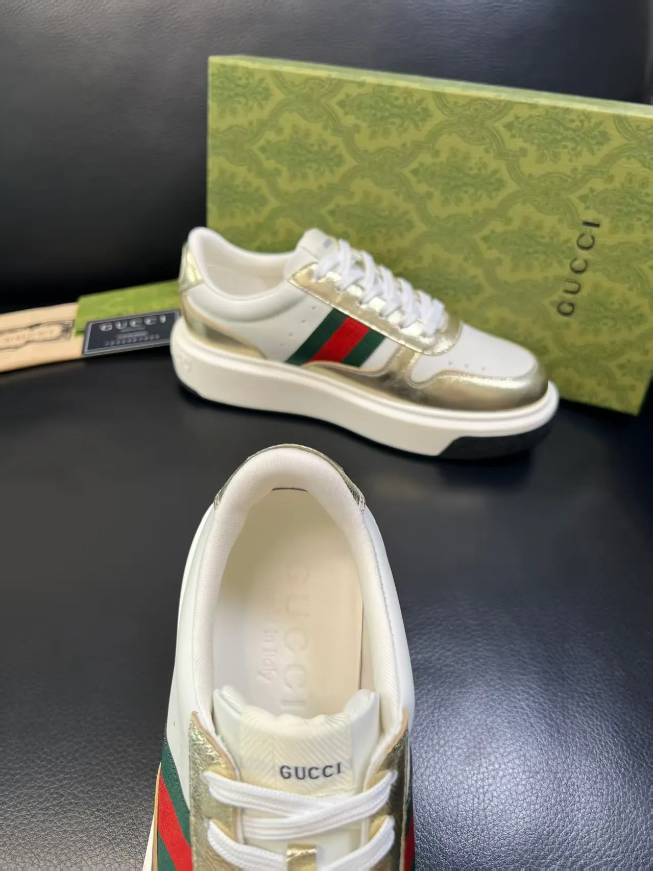 P460 new men's shoes GUCCI [Lightning] latest shoes are shipped. Original quality, fashionable and trendy, using special materials and brand new packaging inside the net. The foot feels super comfortable and the workmanship is impeccable. Size: 38-45